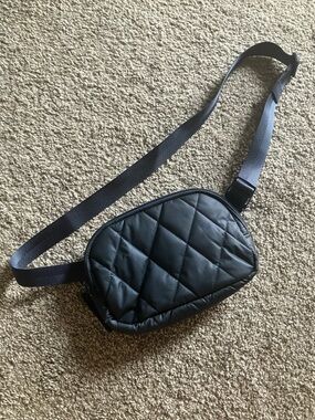 VERA BRADLEY OUTLET ULTRALIGHT LARGE CUBE BELT BAG PEACOAT